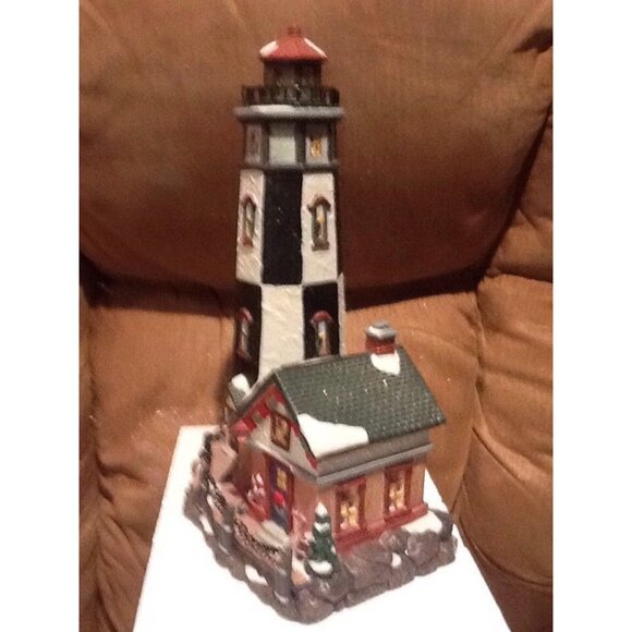 Santas Workbench - Sea Haven Signals Lighthouse - 606-9983 - Picture 3 of 6
